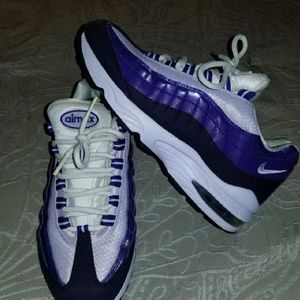 🔥Nike Air Max 95🔥 Purple & White 7Y= Womens 8.5